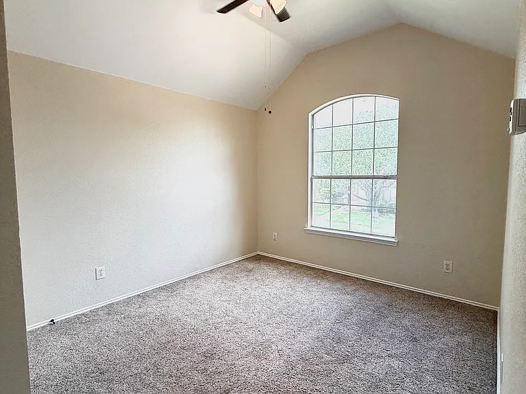 1534 Broadmoor Dr — Photo 18