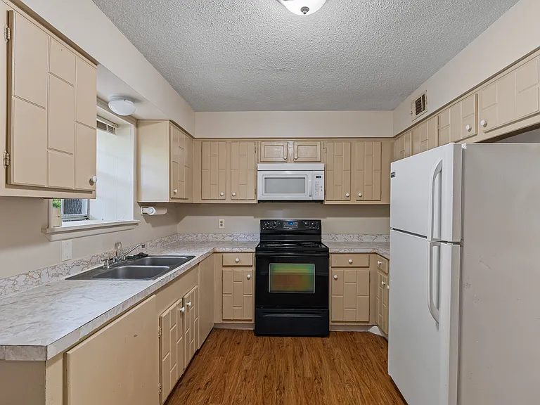 411 C St #3 — Photo 6
