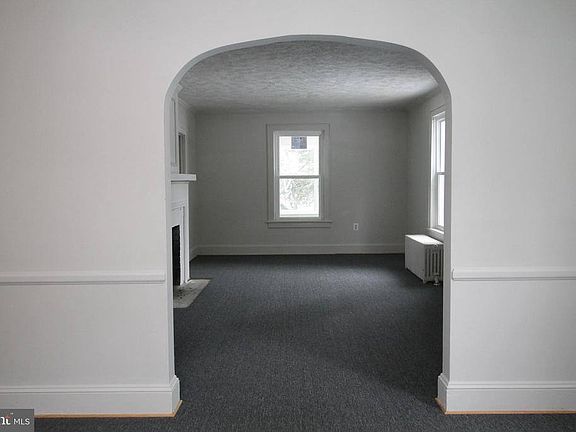 5th image of 502 W Locust St