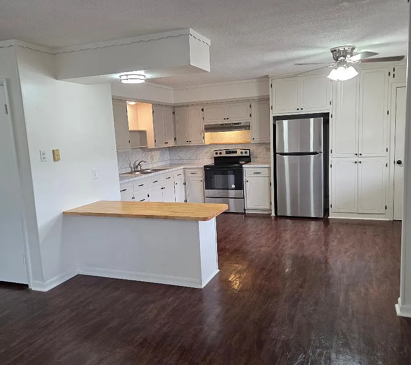 217 Parkins St #3