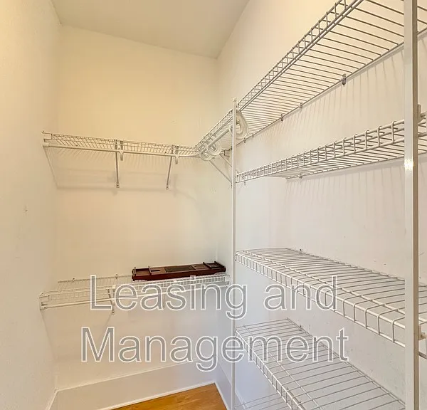 76 Alberta Ave — Photo 17
