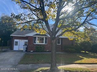 11 Acacia Row, Toms River, NJ 08755