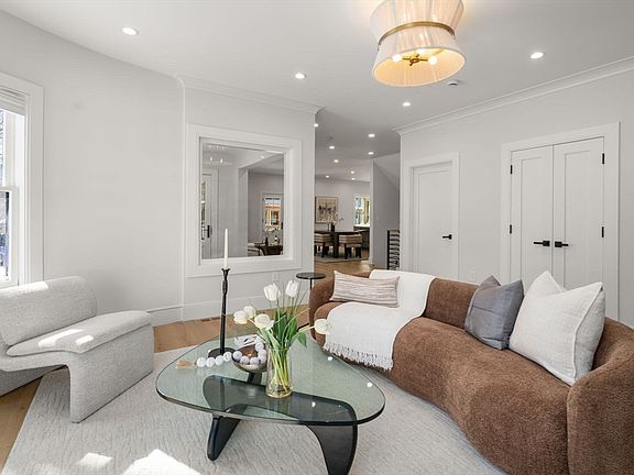 4th image of 36 Osborne Rd #1