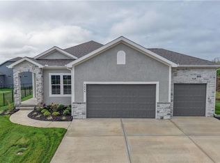 4528 SW Berkshire Dr, Lees Summit, MO 64083