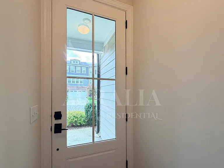 829 Amley Pl — Photo 4
