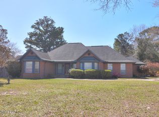 18442 Deer Dr, Saucier, MS 39574