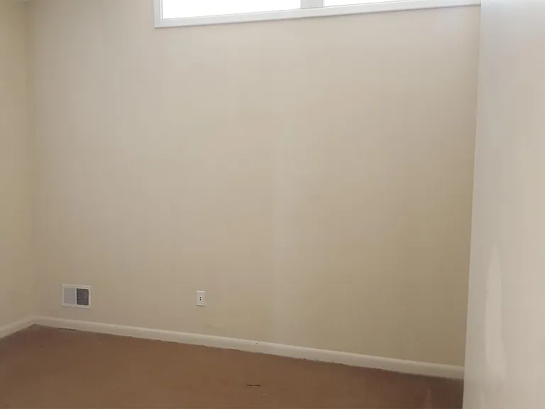 208 Latonea Dr — Photo 5