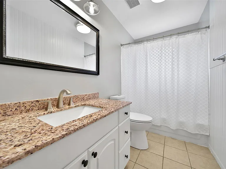 307 Lawrence St — Photo 19