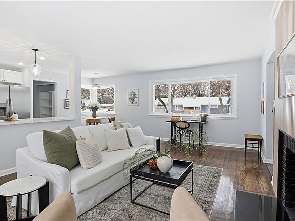 4th image of 39 Scotch Ln