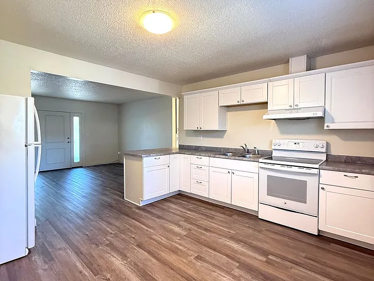 818 Taylor St — Photo 4
