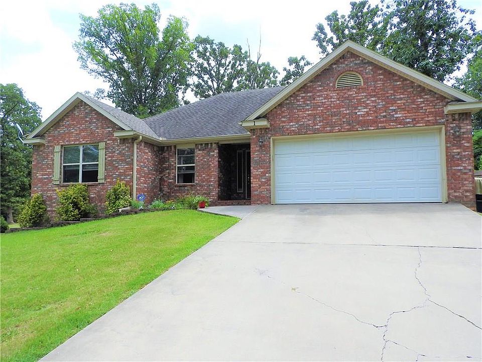 1st image of 1 Buckden Ln