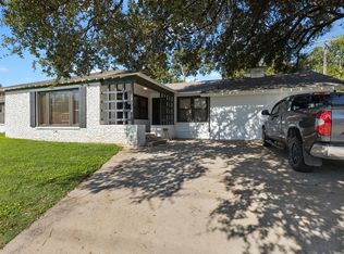 3904 Trail Lake Dr, Fort Worth, TX 76109