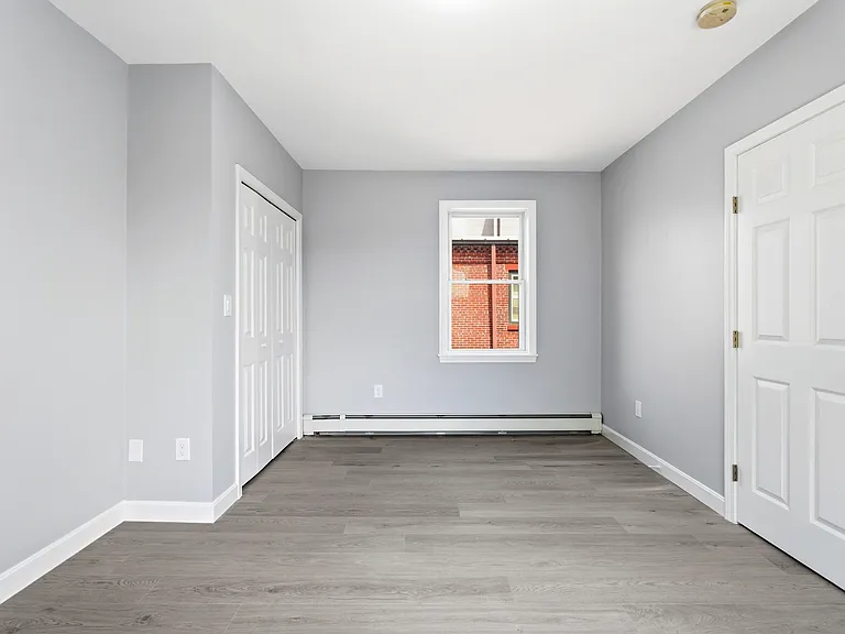 250-252 Main St #3R — Photo 15