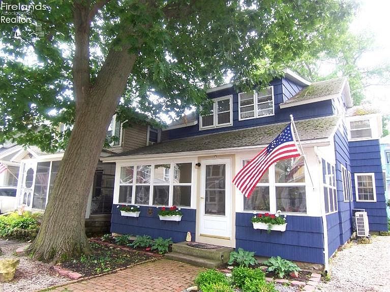 1st image of 140 Jasmine Ave