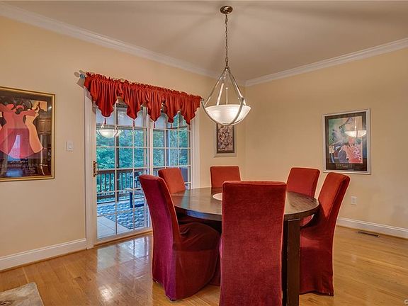 5th image of 8037 Lammermoor Ct