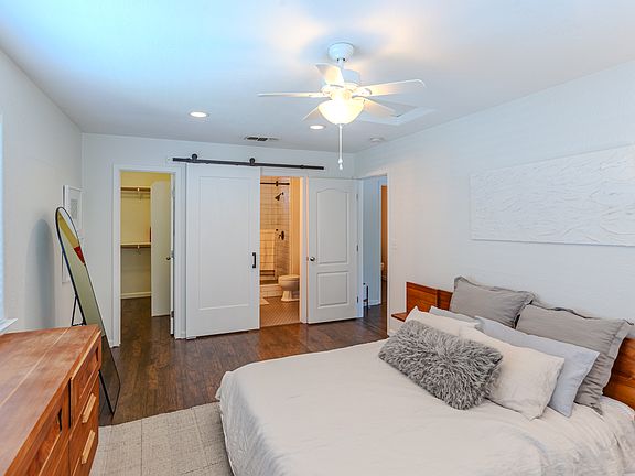 3rd image of 3521 37th St
