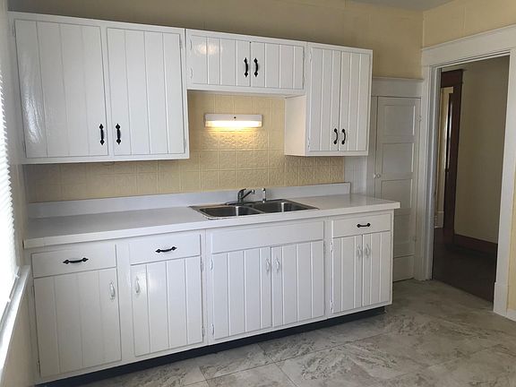 2nd image of 127 Brunswick Blvd