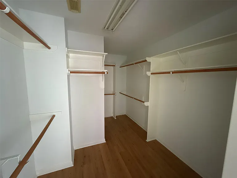 7819 Blue Stream Ct — Photo 15
