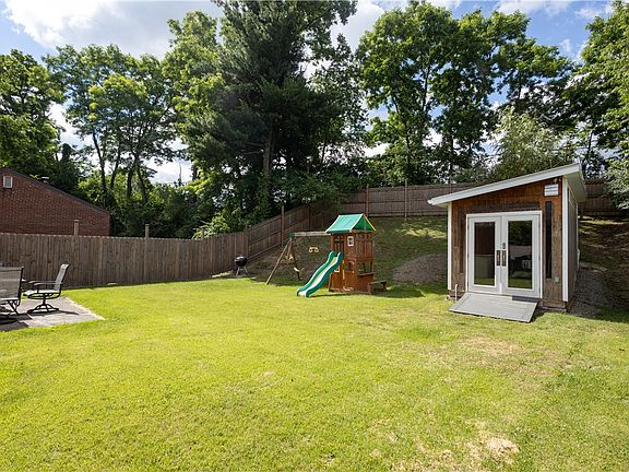 5th image of 1156 Cox Pl