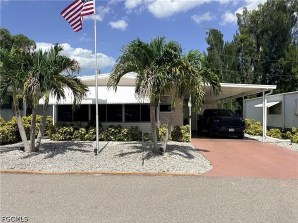2790 Indianwood Dr, North Fort Myers, FL 33917