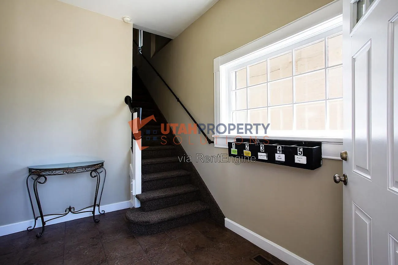 1 bed, 1.0 bath, 632 sqft, $995 — Photo 3