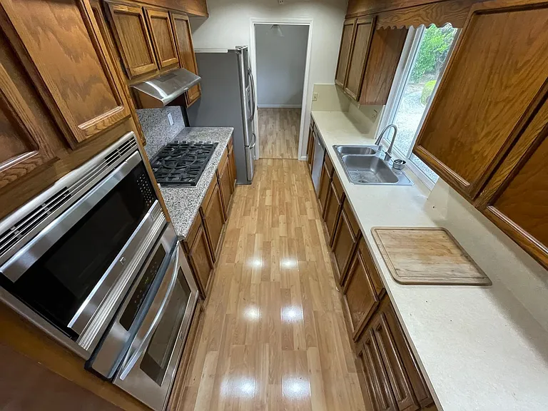 917 Bermuda Ct — Photo 9