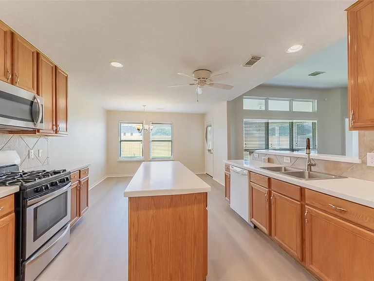 15334 Redbud Dale Ct — Photo 6