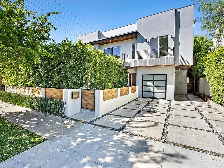 801 N Kilkea Dr — Photo 1