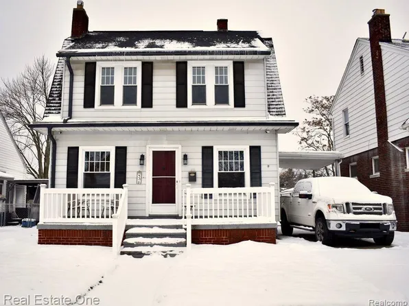436 2nd St, Wyandotte, MI 48192
