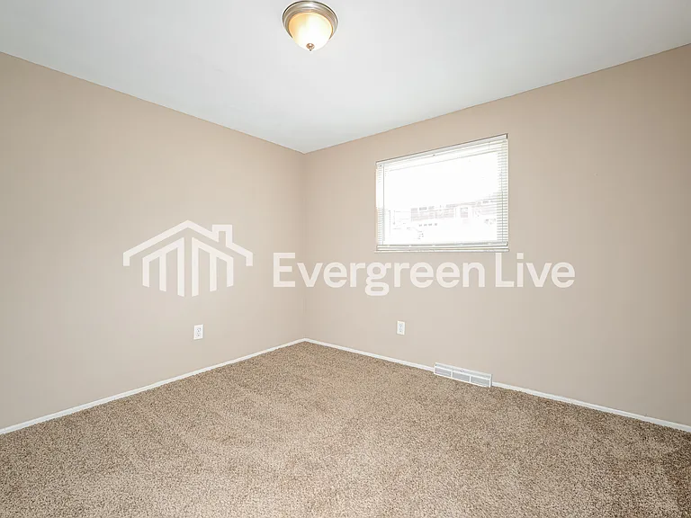1022 Taylor St — Photo 10