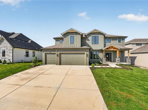 8007 NE 77th St, Kansas City, MO 64158