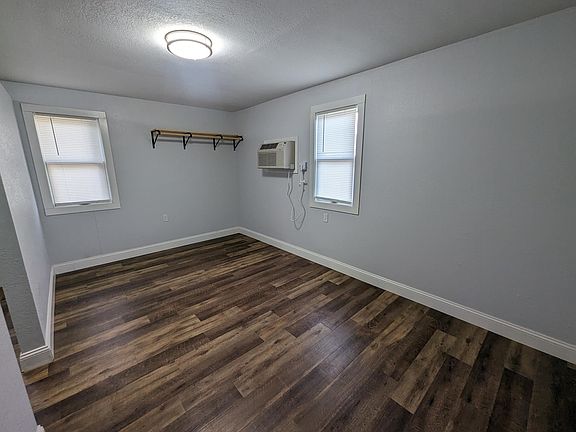 5th image of 205 Oskaloosa St #105