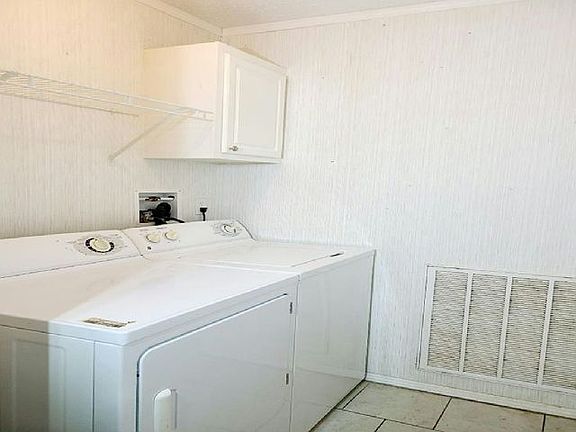 5th image of 5822 Shawnee Dr #232