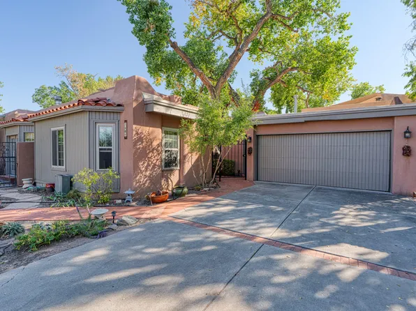 3108 Calle Del Bosque NW, Albuquerque, NM 87104