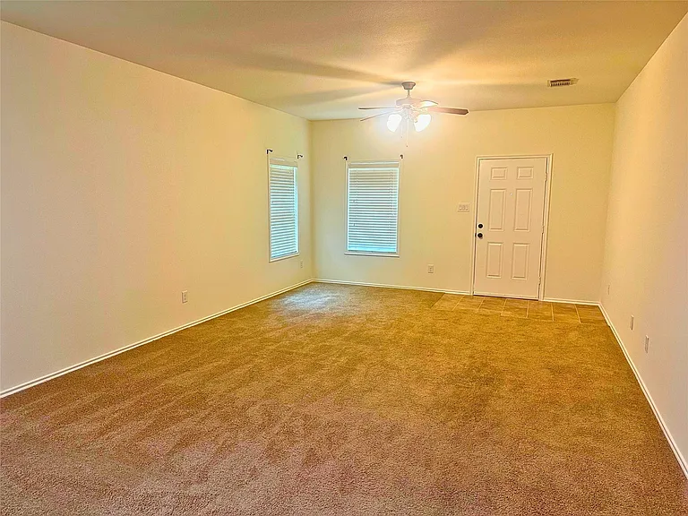 8218 Nagy Hill St — Photo 2