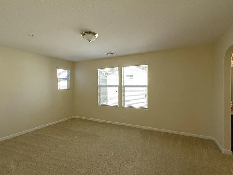 1579 N Strada Way — Photo 12