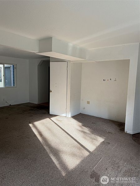5th image of 11 NE Skipper Court