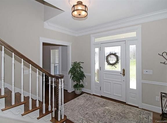 5th image of 139 Shelter Cove Ln