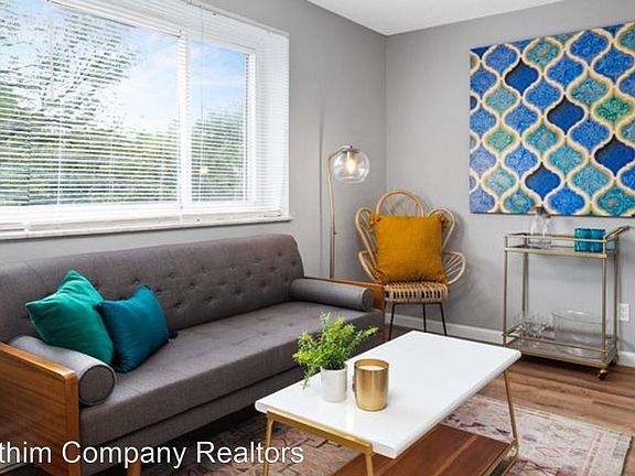 3rd image of 7500 Sussex Ave #5