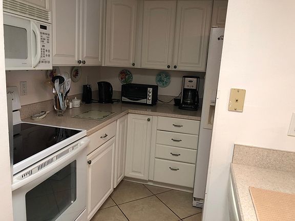 3rd image of 190 Hickory Woods Ct APT 14B
