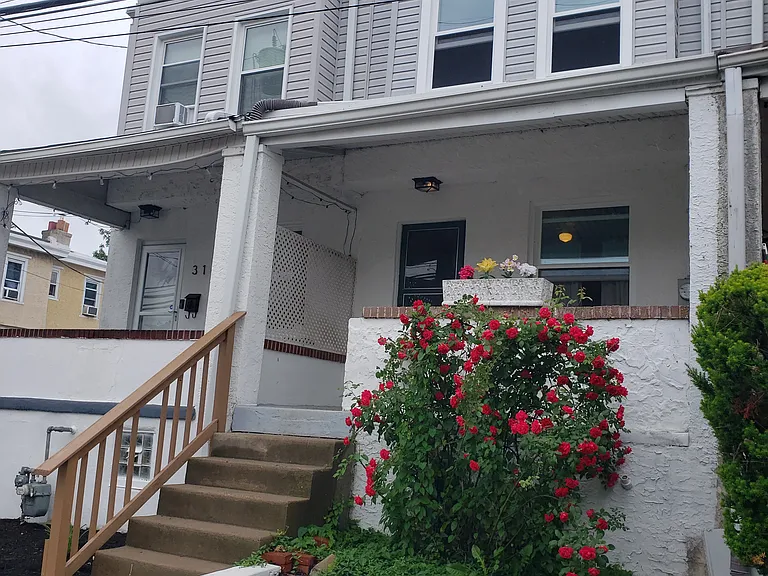 Front Entrance - Rosie place to live