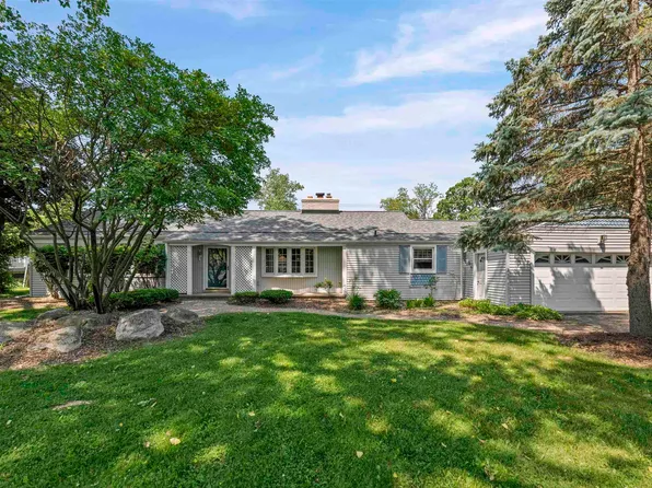 5541 Houghten Dr, Troy, MI 48098