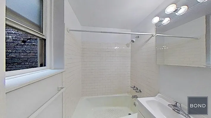 Rented by Bond New York | media 11