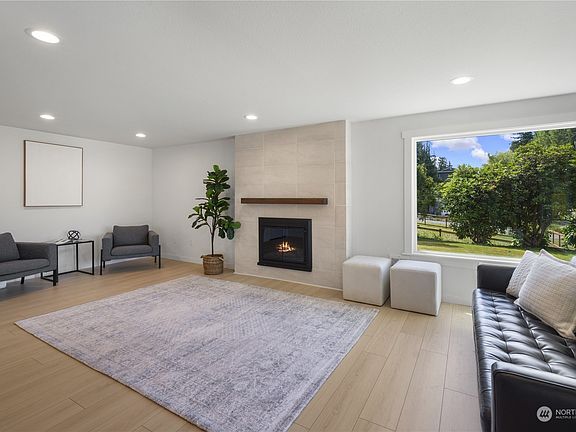 3rd image of 1831 Park Avenue
