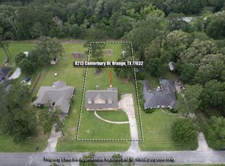 8213 Canterbury Dr, Orange, TX 77632