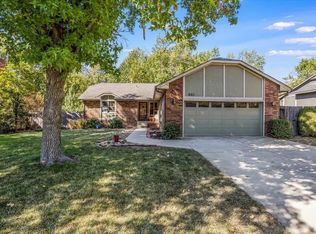 841 N Briarwood Rd, Derby, KS 67037