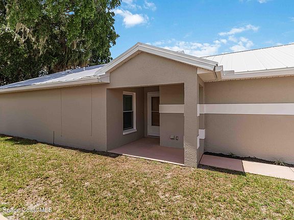 3rd image of 1253 Goldenrod Cir NE