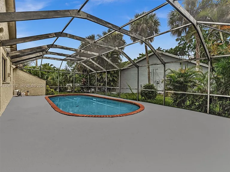 8813 Paradise Ct — Photo 34