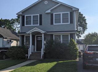 2086 Bergen St, Bellmore, NY 11710