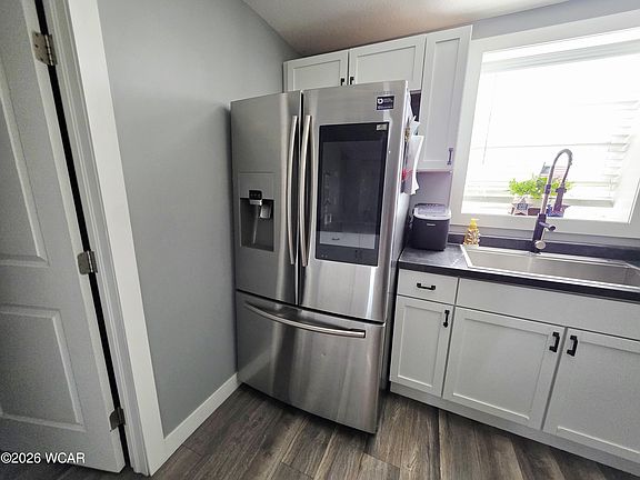 5th image of 419 Taylor St W